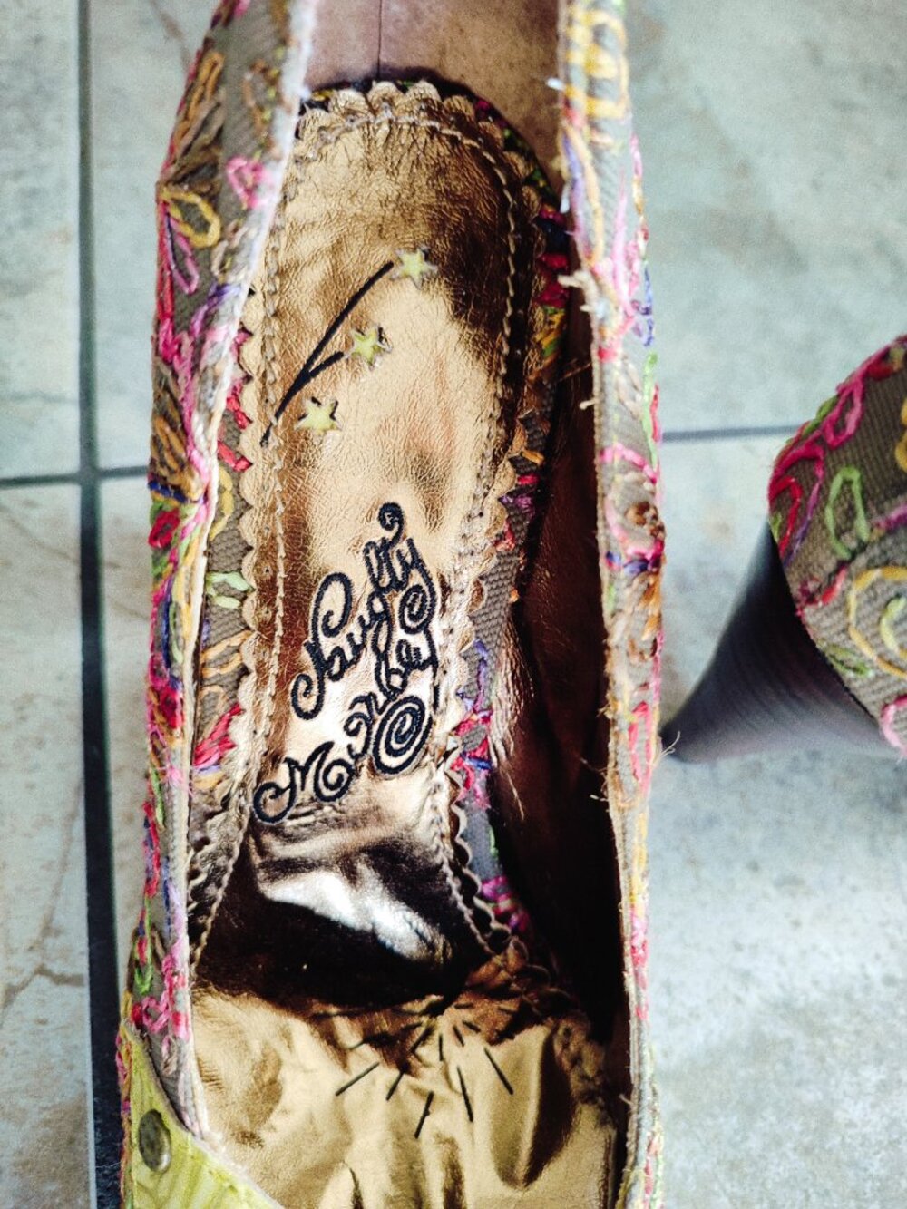 RARE Collectible Naughty Monkey Vintage Y2K Tapestry Pumps Size 8.5 - Picture 5 of 12